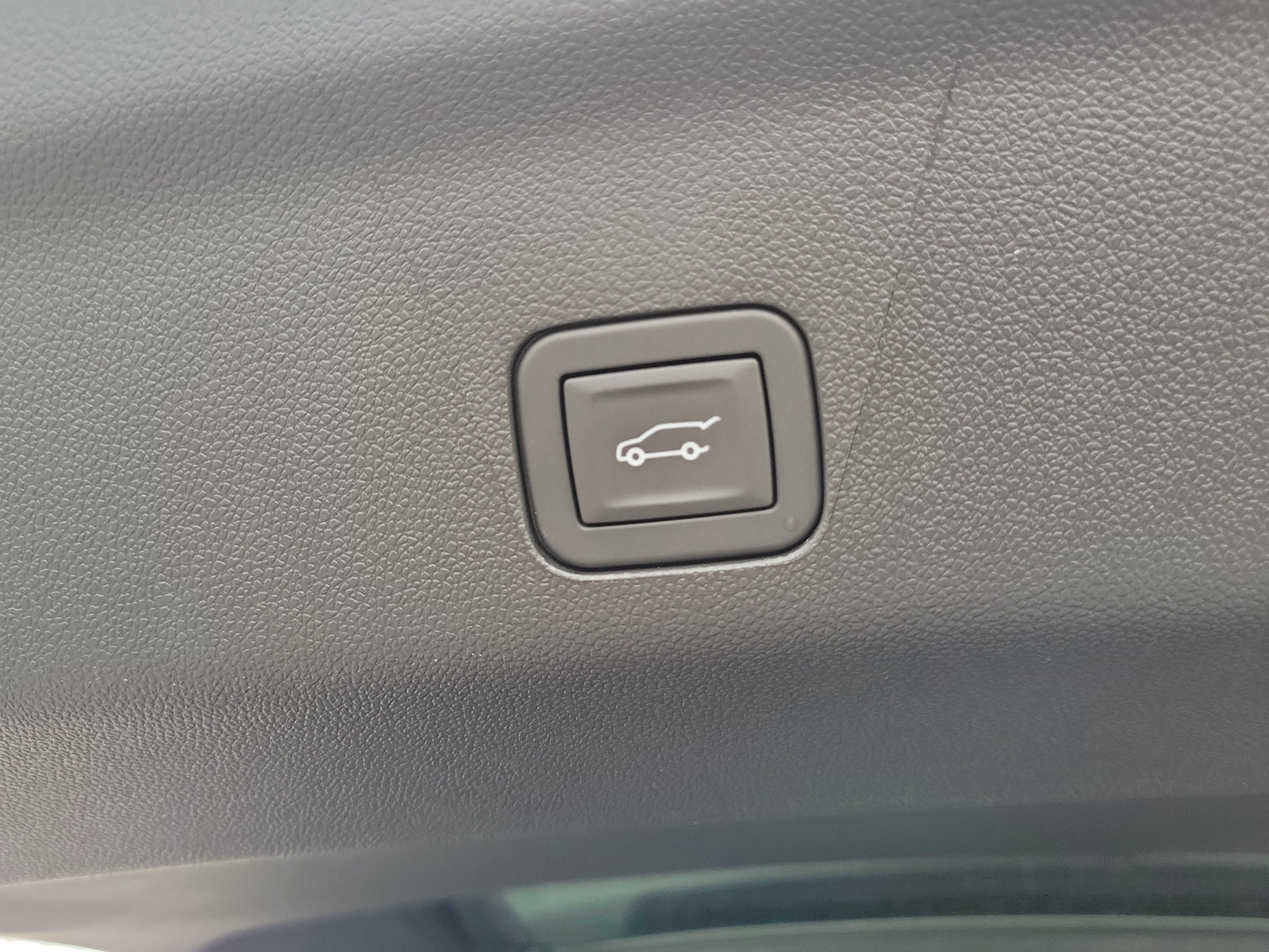 Used 2026 GMC Yukon Elevation w/ Elevation Premium Package AWD/4WD image 8