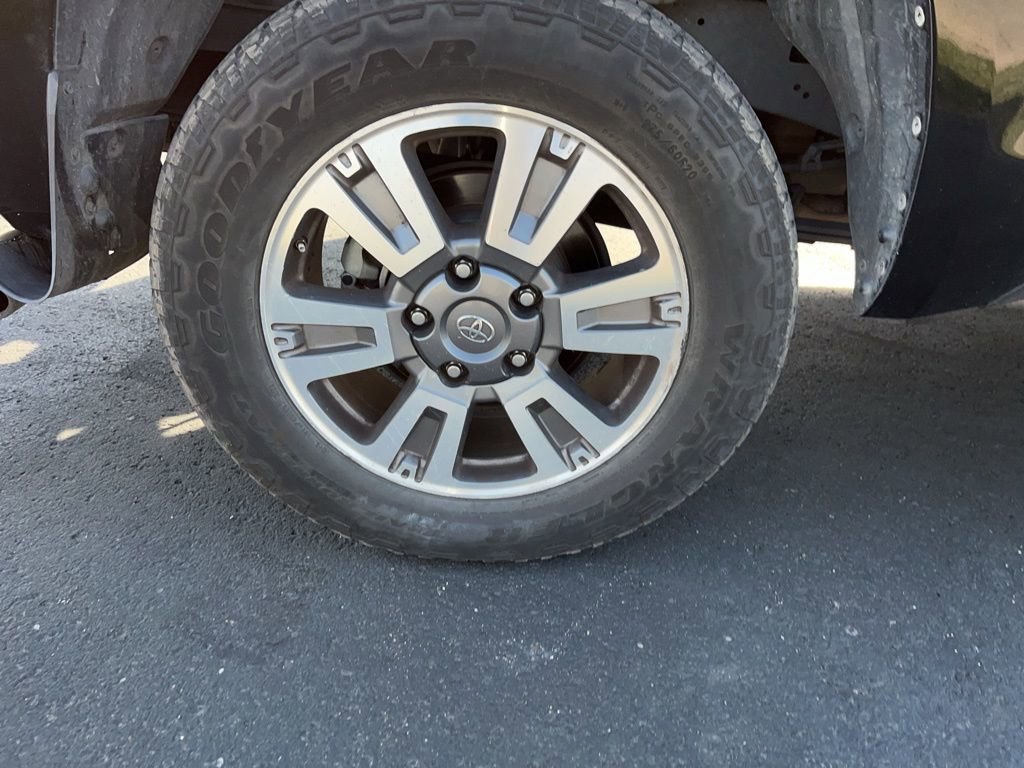 Used 2019 Toyota Tundra Platinum image 11
