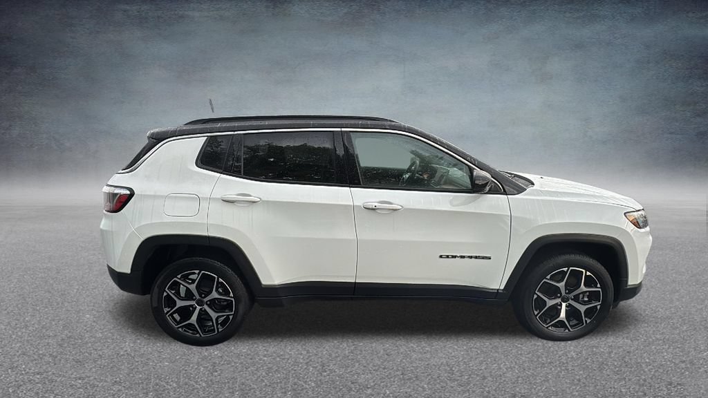 Used 2025 Jeep Compass Limited AWD/4WD image 32