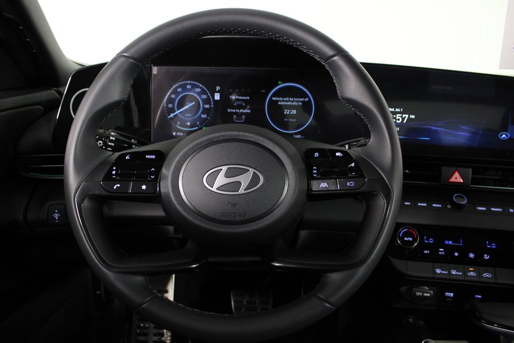 Certified 2026 Hyundai Elantra SEL FWD image 25