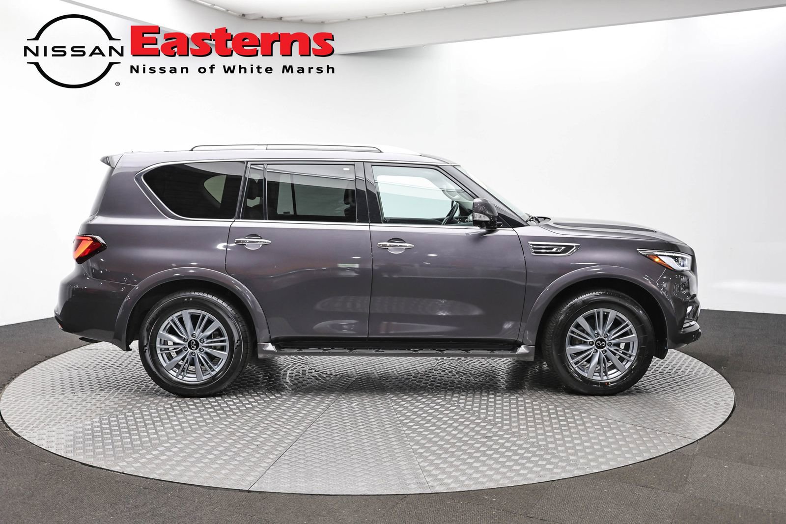 Used 2024 INFINITI QX80 Luxe RWD image 4