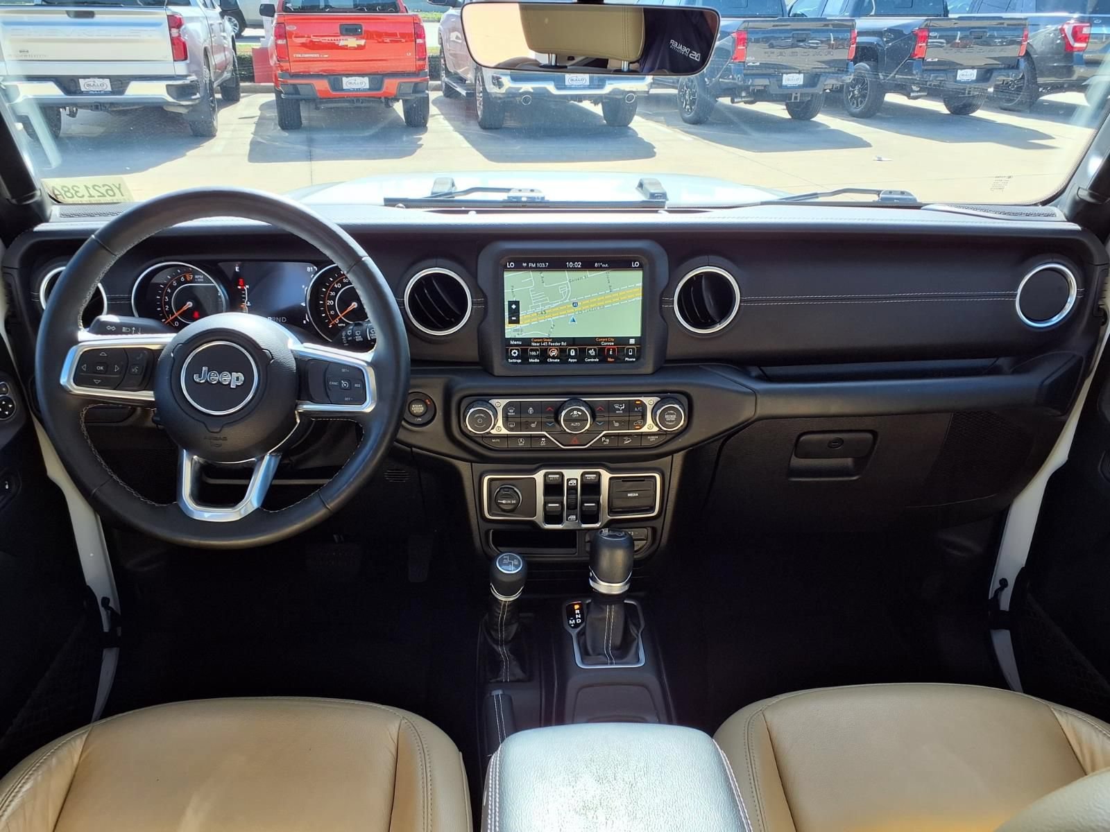 Used 2018 Jeep Wrangler Unlimited Sahara AWD/4WD image 11