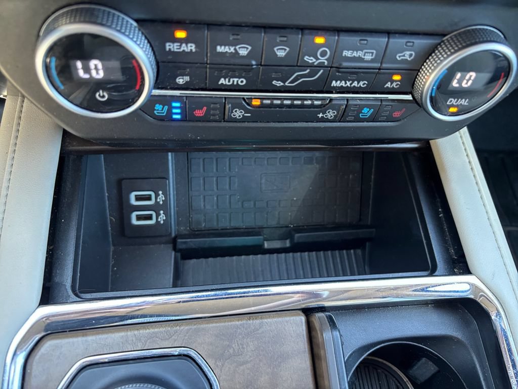 Used 2018 Ford Expedition Max Platinum AWD/4WD image 29