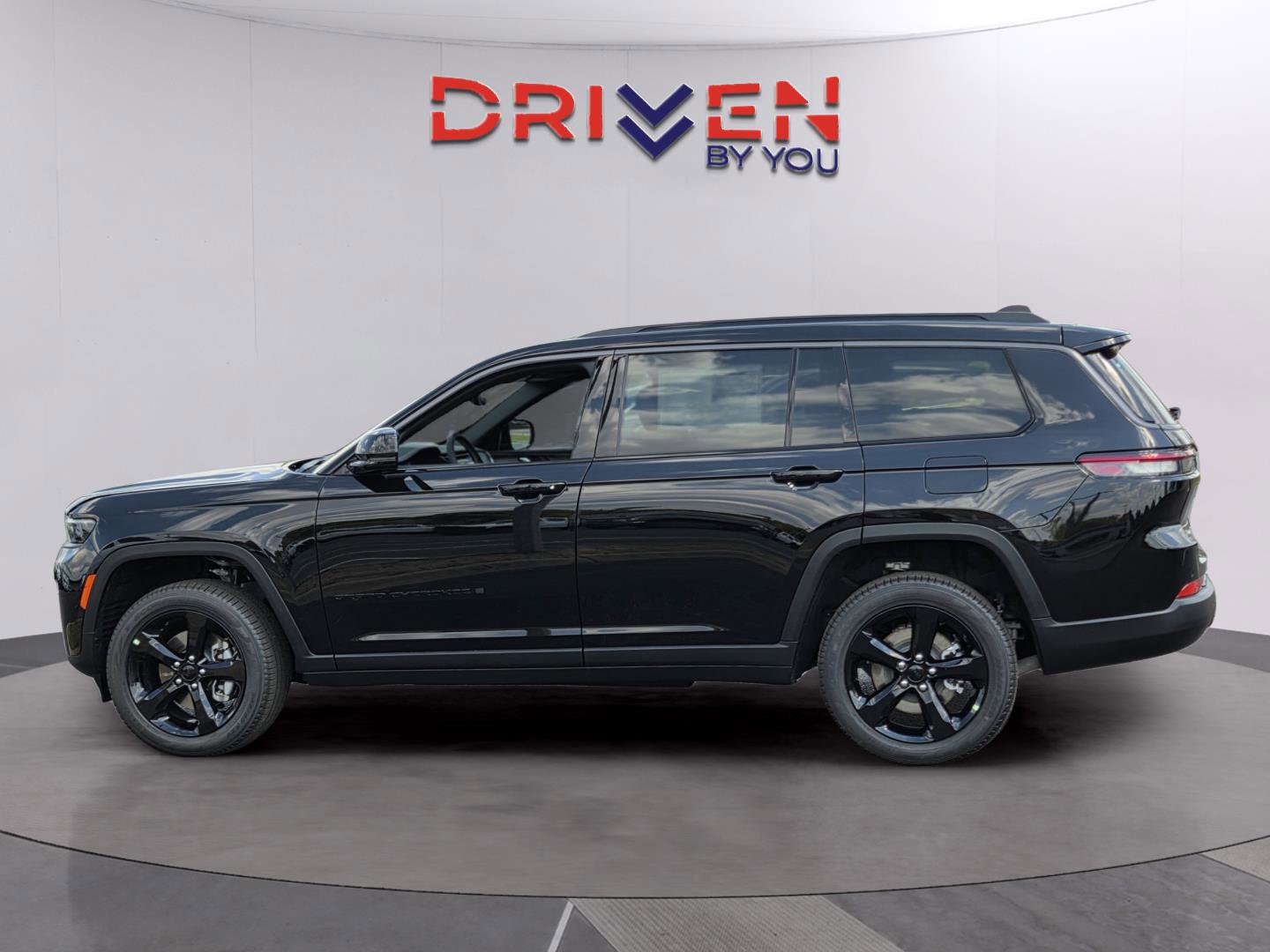 New 2026 Jeep Grand Cherokee L Limited w/ Limited Altitude Package RWD image 2