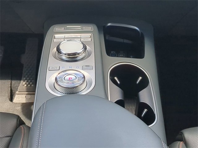 Used 2023 Genesis GV70 2.5T w/ Advanced Package image 18