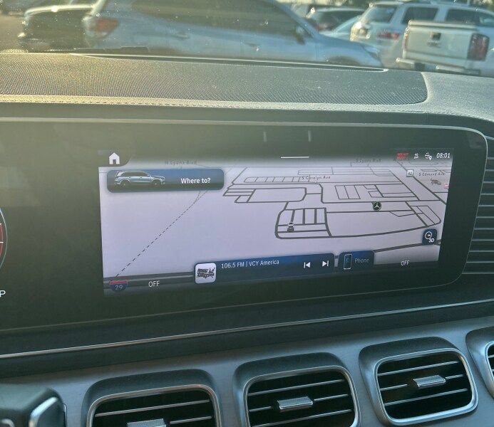 Used 2024 Mercedes-Benz GLS 450 4MATIC image 23