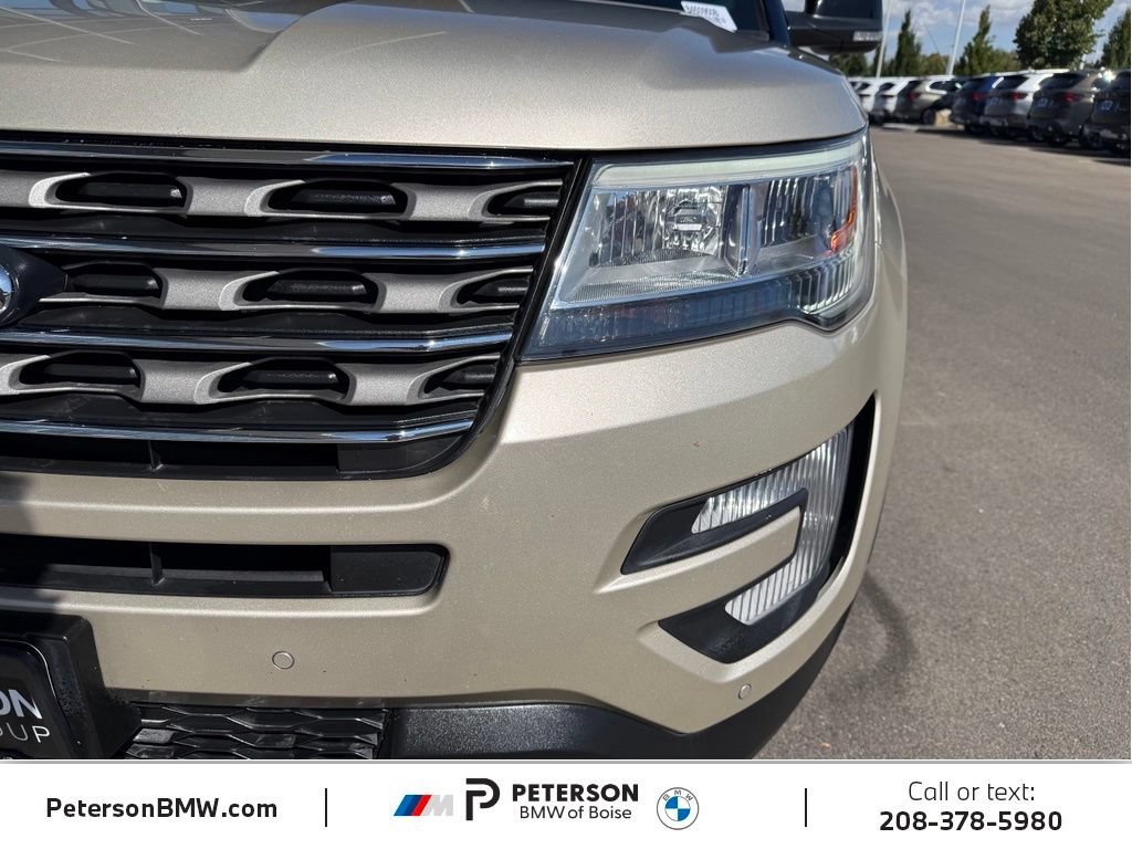 Used 2017 Ford Explorer XLT w/ Equipment Group 202A AWD/4WD image 37