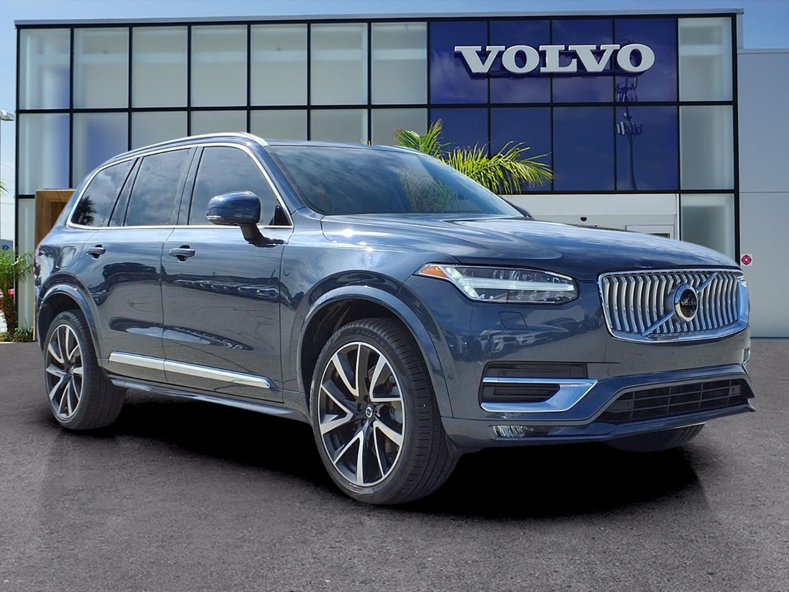 Certified 2023 Volvo XC90 B6 Plus AWD/4WD image 1