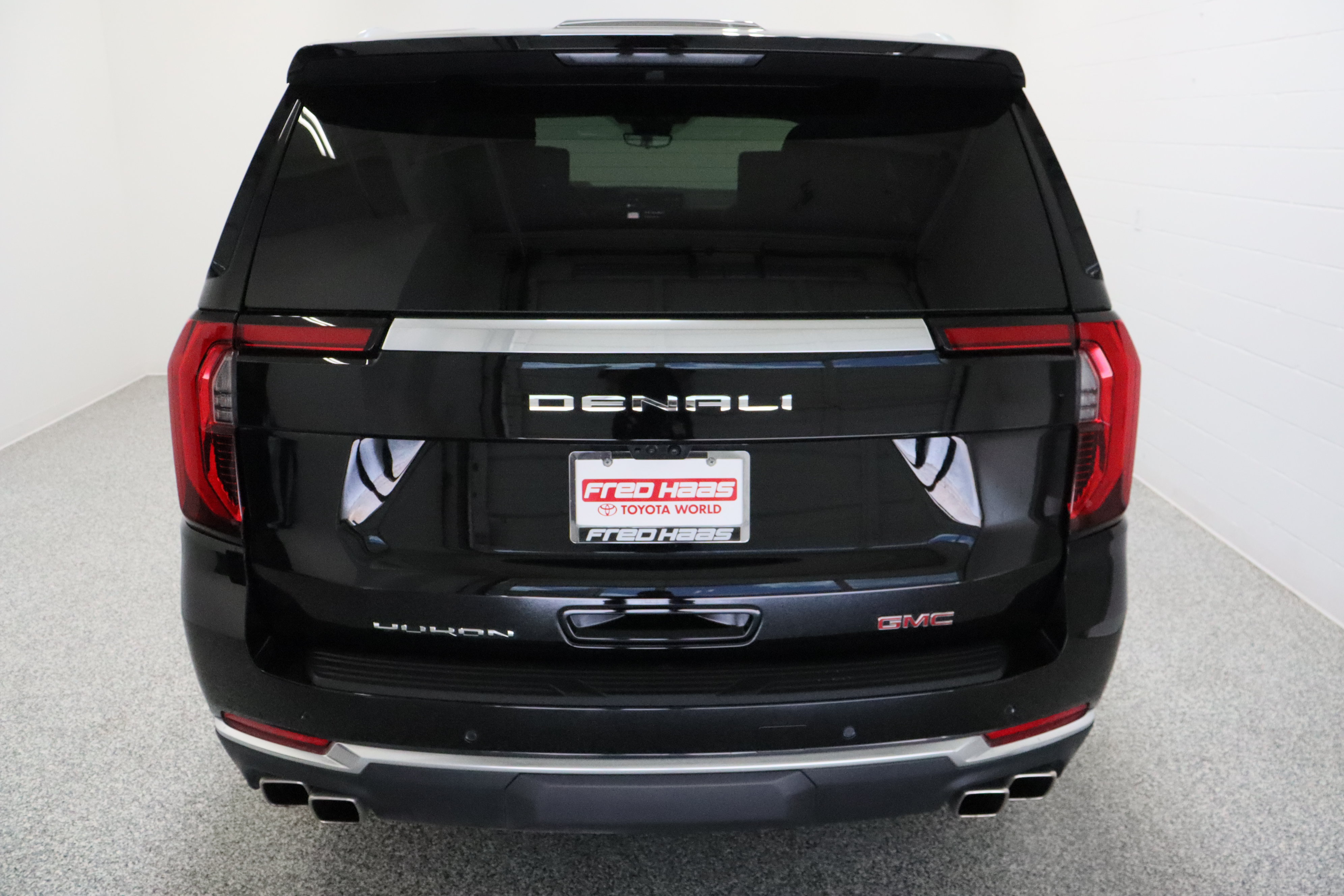Used 2026 GMC Yukon Denali w/ Denali Reserve Package AWD/4WD image 8
