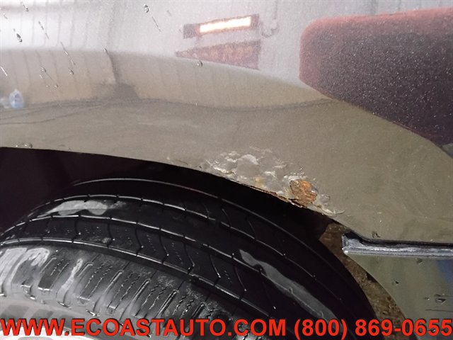 Used 2015 Cadillac Escalade Luxury AWD/4WD image 25
