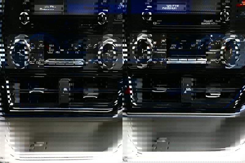 Used 2022 Toyota Highlander XLE image 25