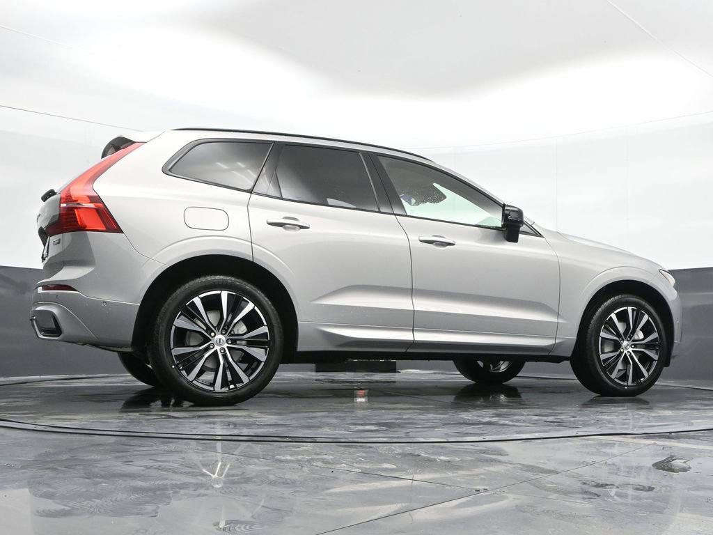 New 2025 Volvo XC60 B5 Plus w/ Protection Package Premier image 41