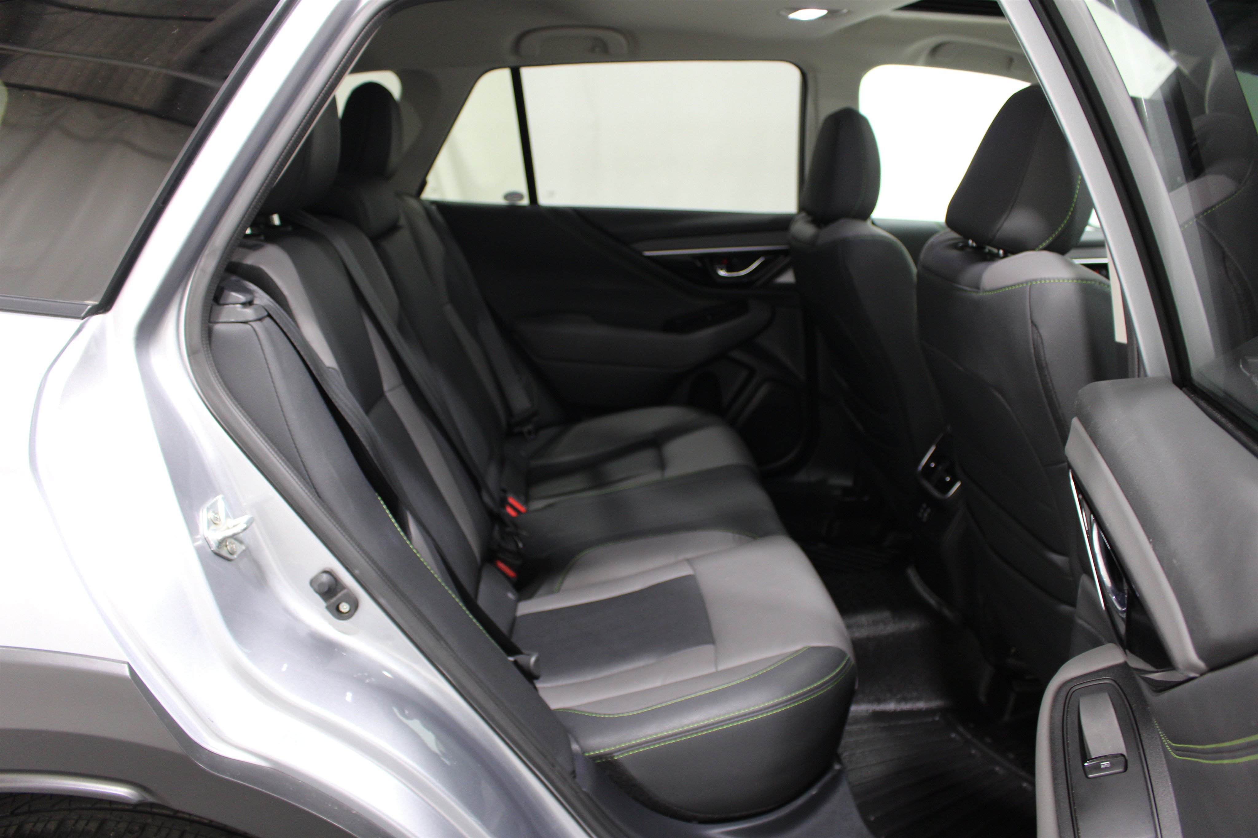 Used 2025 Subaru Outback Onyx Edition AWD/4WD image 10
