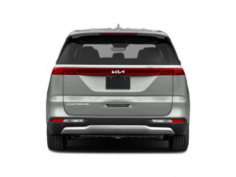 Used 2024 Kia Carnival EX image 8