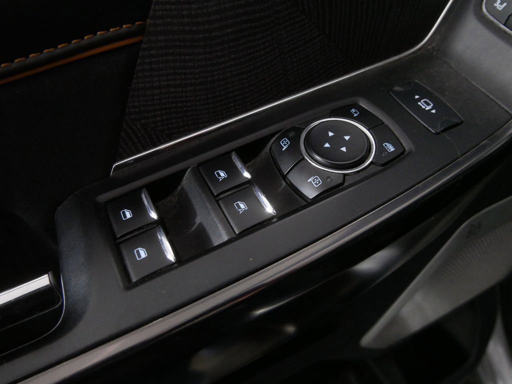 Used 2024 Ford F350 Platinum w/ FX4 Off-Road Package image 16