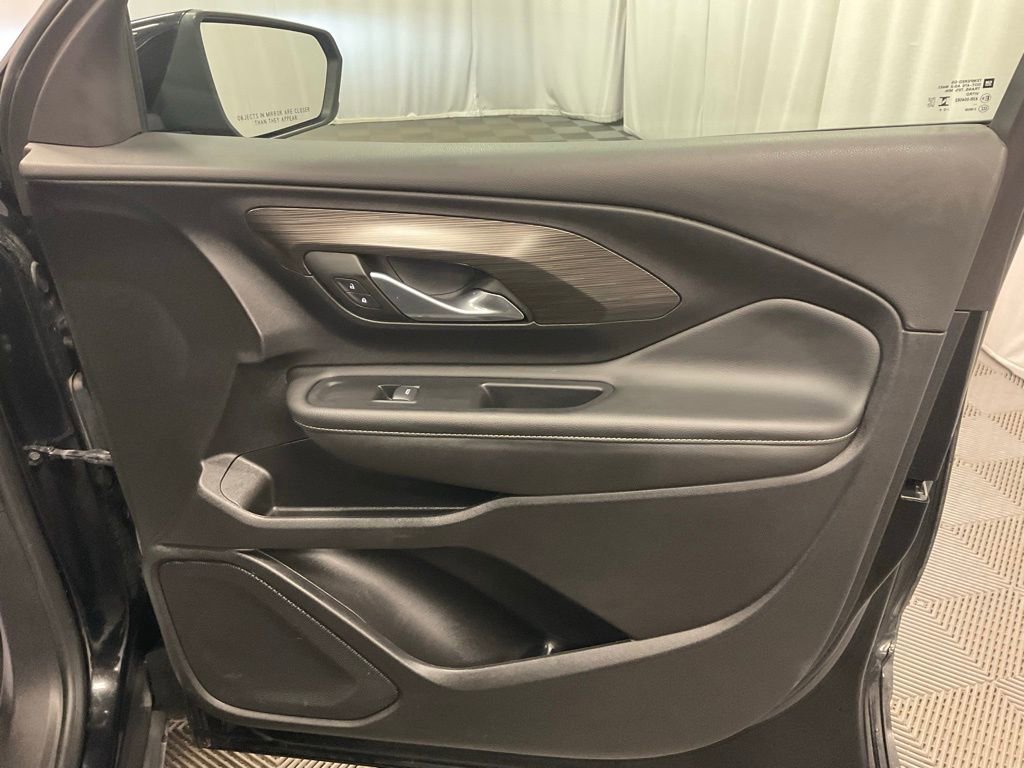 Used 2024 GMC Terrain SLE image 27