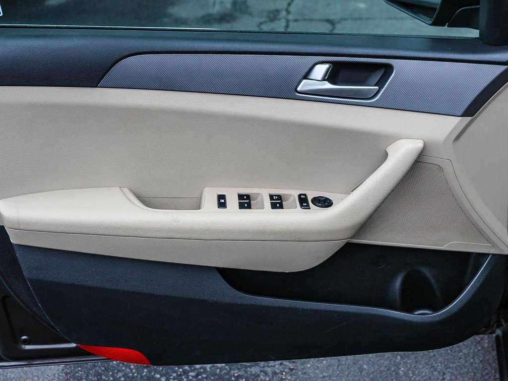 Used 2015 Hyundai Sonata SE image 18