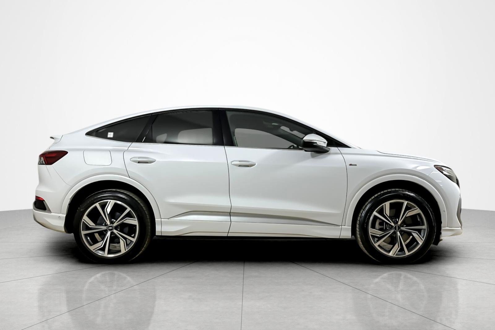 Certified 2023 Audi Q4 e-tron Prestige AWD/4WD image 6
