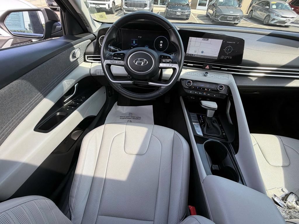 Certified 2023 Hyundai Elantra Limited FWD image 15