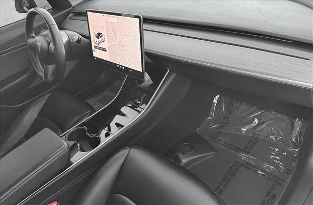 Used 2018 Tesla Model 3 Long Range image 23