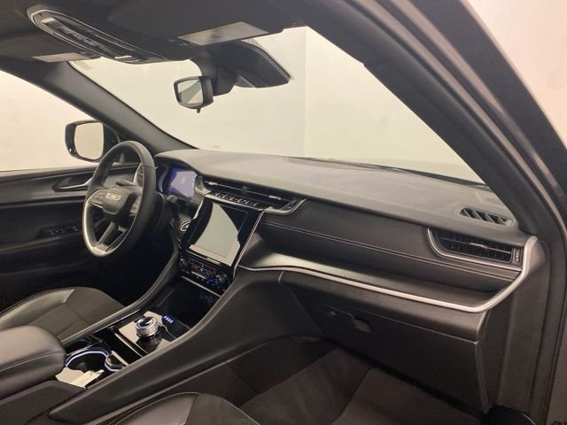 Used 2023 Jeep Grand Cherokee Altitude image 24