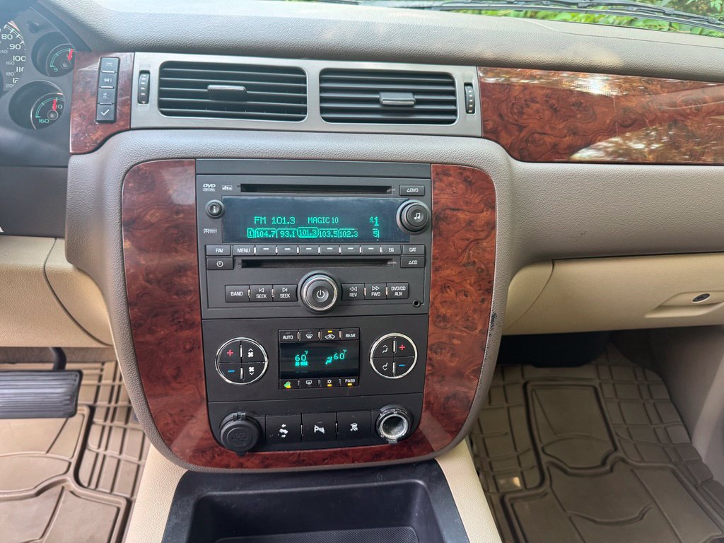 Used 2009 Chevrolet Suburban LT AWD/4WD image 14
