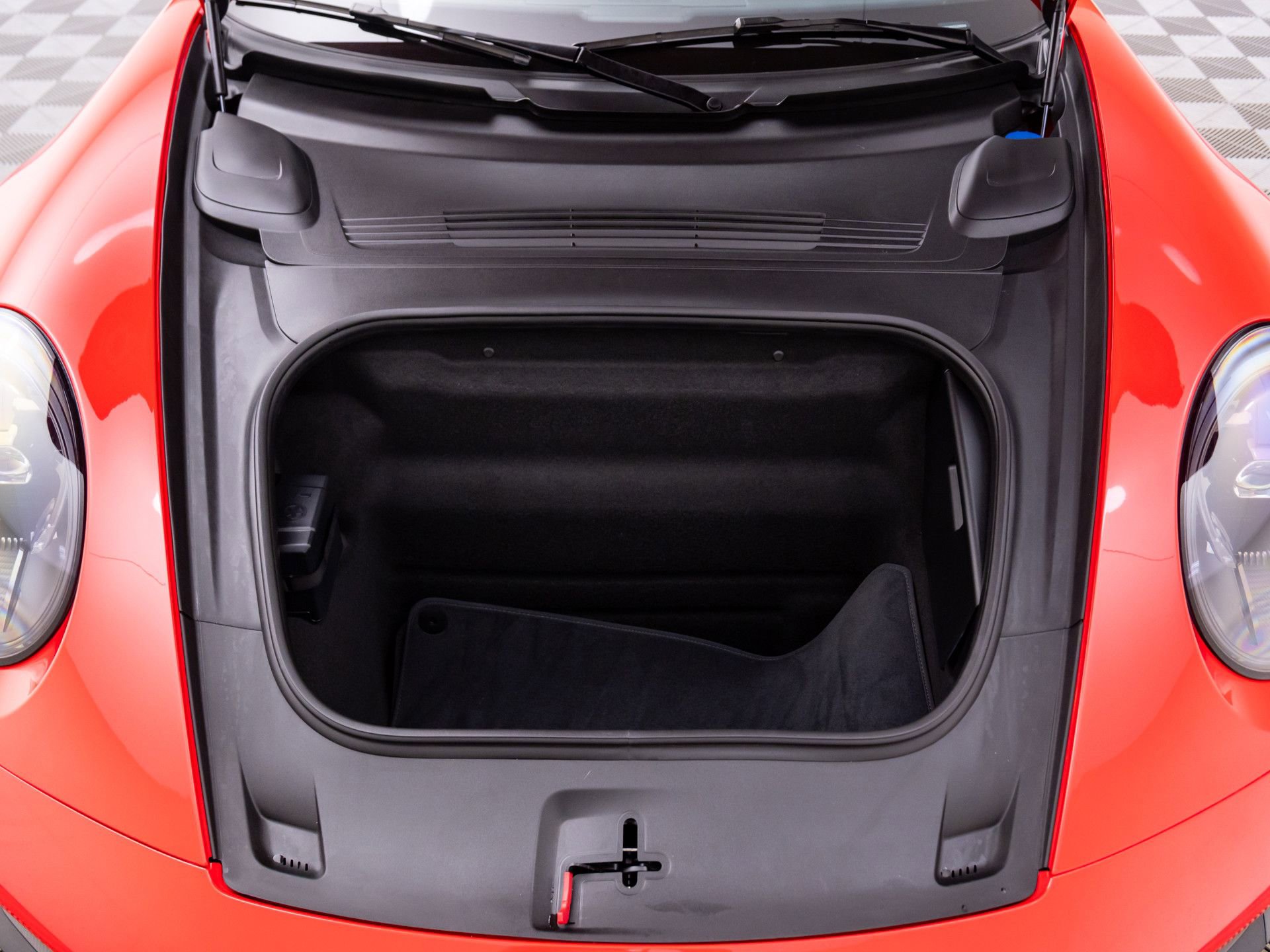 Certified 2025 Porsche 911 Carrera GTS image 31