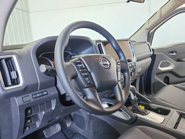 Used 2025 Nissan Frontier SV image 18