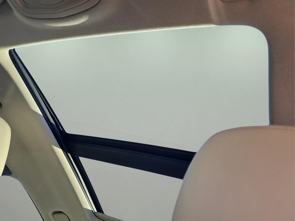 Used 2016 Cadillac XTS Luxury w/ Driver Awareness Package image 15