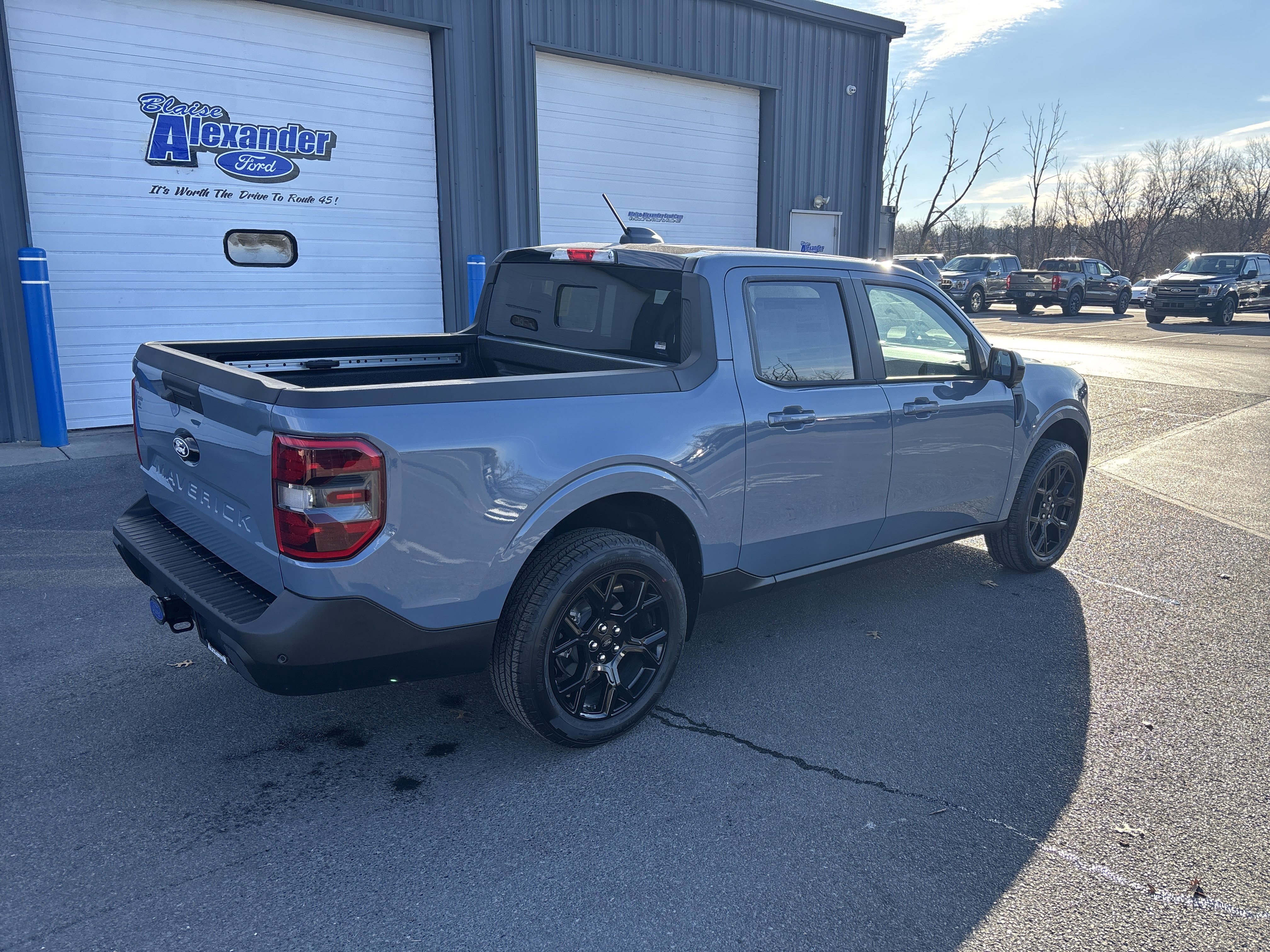 New 2025 Ford Maverick Lariat w/ Black Appearance Package image 3