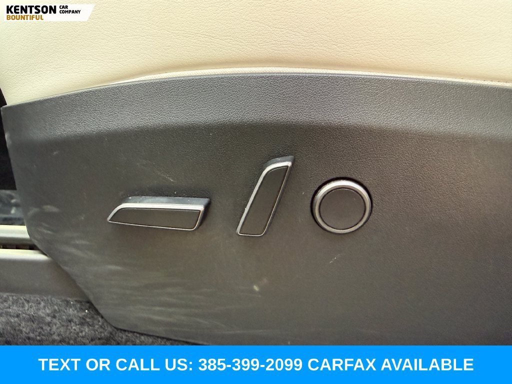 Used 2023 Tesla Model Y Performance AWD/4WD image 28