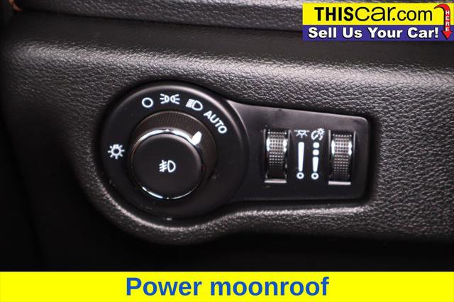 Used 2025 Chrysler Pacifica Pinnacle FWD image 24