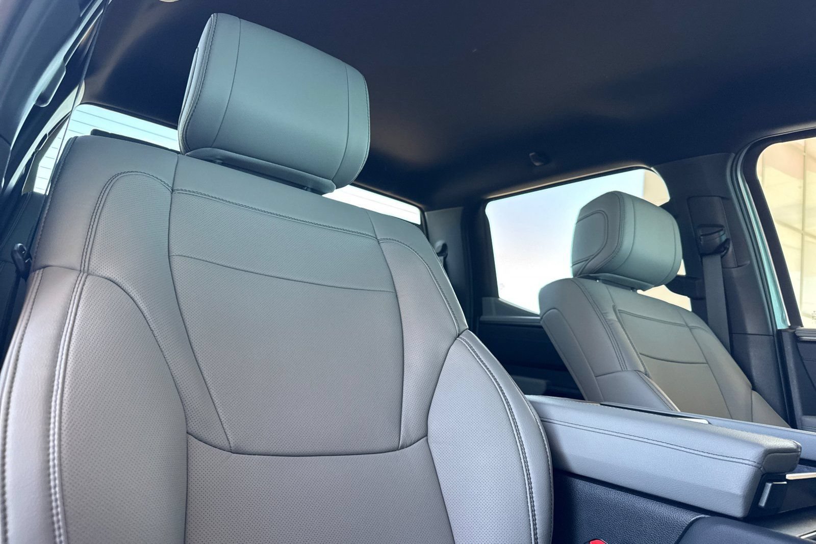 Used 2026 Toyota Tundra Limited AWD/4WD image 19