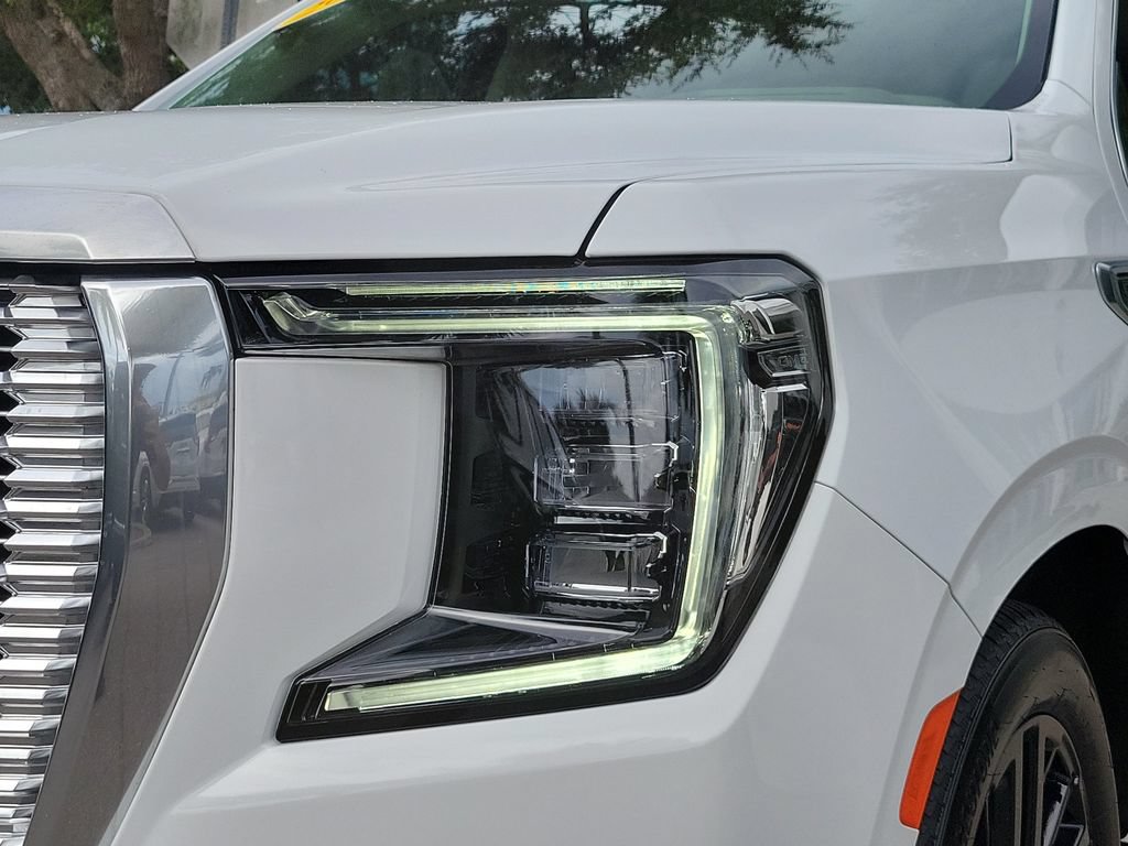 Certified 2024 GMC Yukon XL Denali w/ Denali Reserve Package AWD/4WD image 10