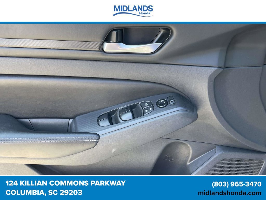 Used 2025 Nissan Altima 2.5 SV FWD image 16