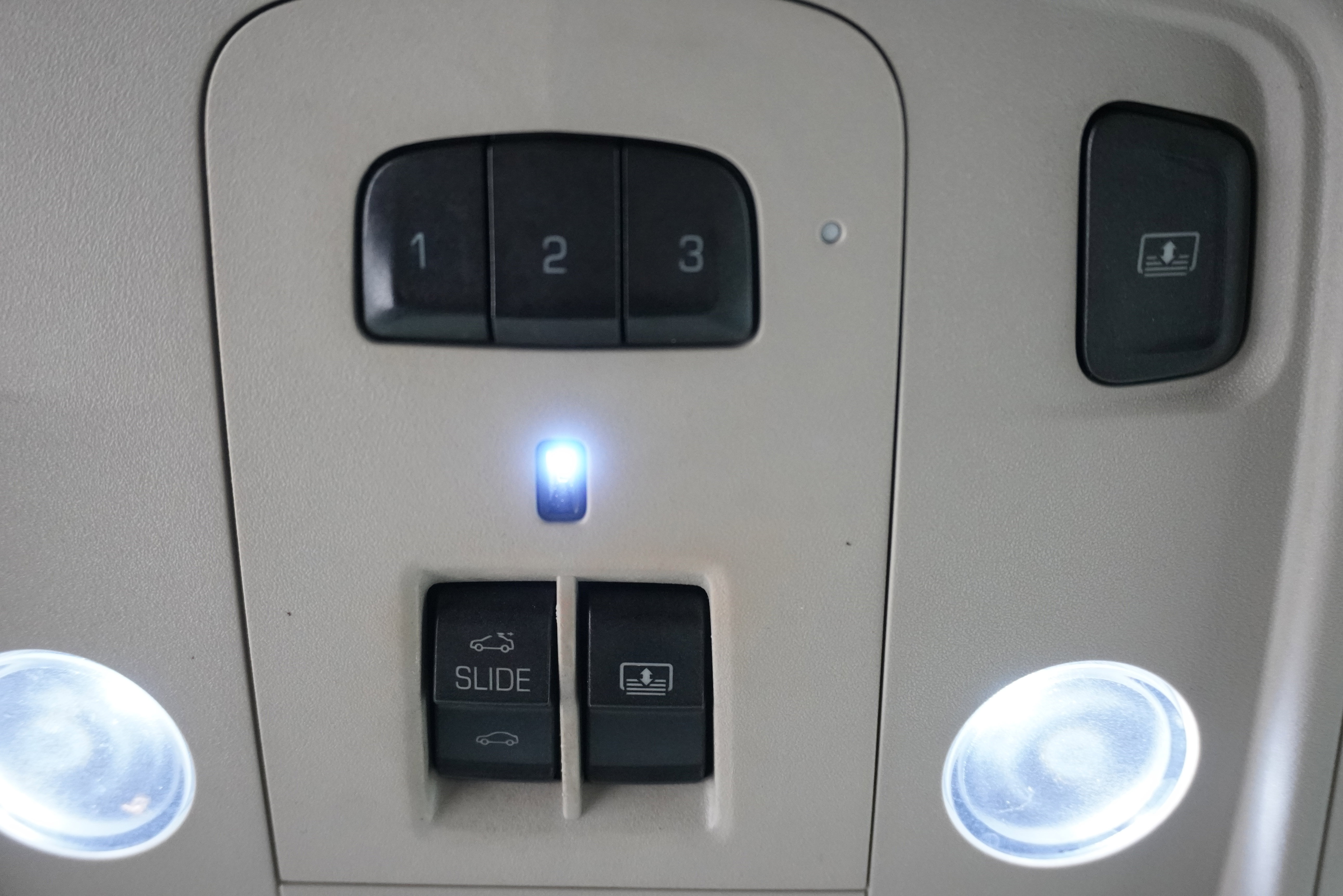 Used 2013 Cadillac XTS Platinum image 26