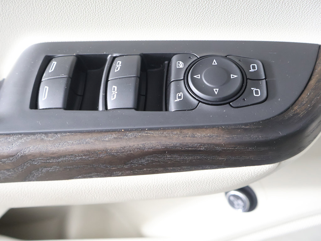 Used 2021 GMC Acadia Denali w/ Denali Technology Package AWD/4WD image 45