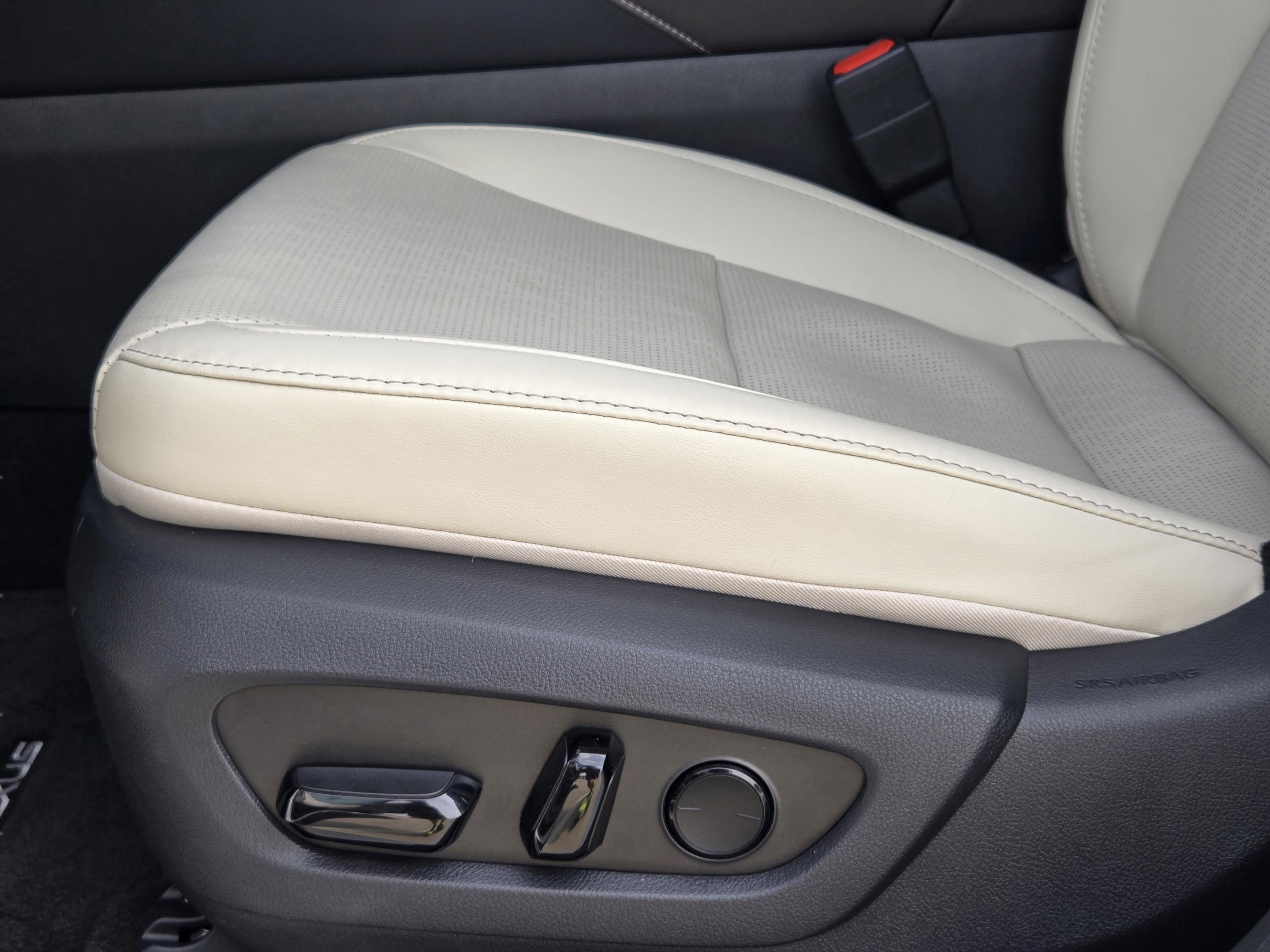 Used 2026 Lexus RX 350 w/ Convenience Package image 19