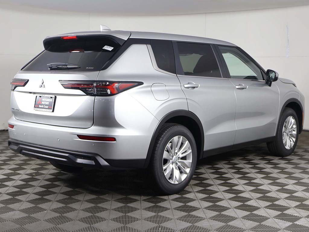 New 2026 Mitsubishi Outlander ES AWD/4WD image 10