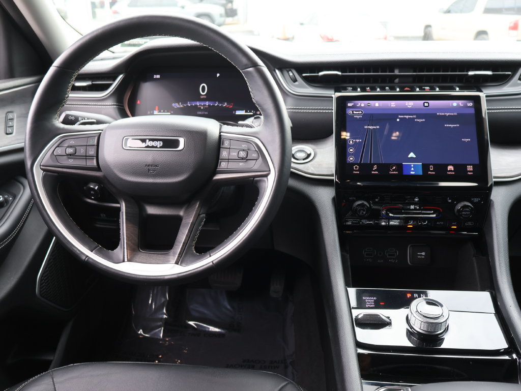 Used 2021 Jeep Grand Cherokee L Limited AWD/4WD image 19