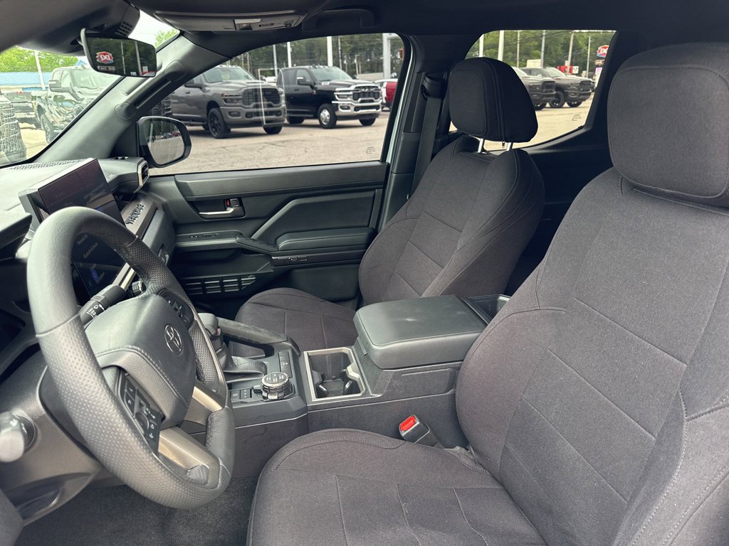 Used 2024 Toyota Tacoma TRD Off-Road AWD/4WD image 43