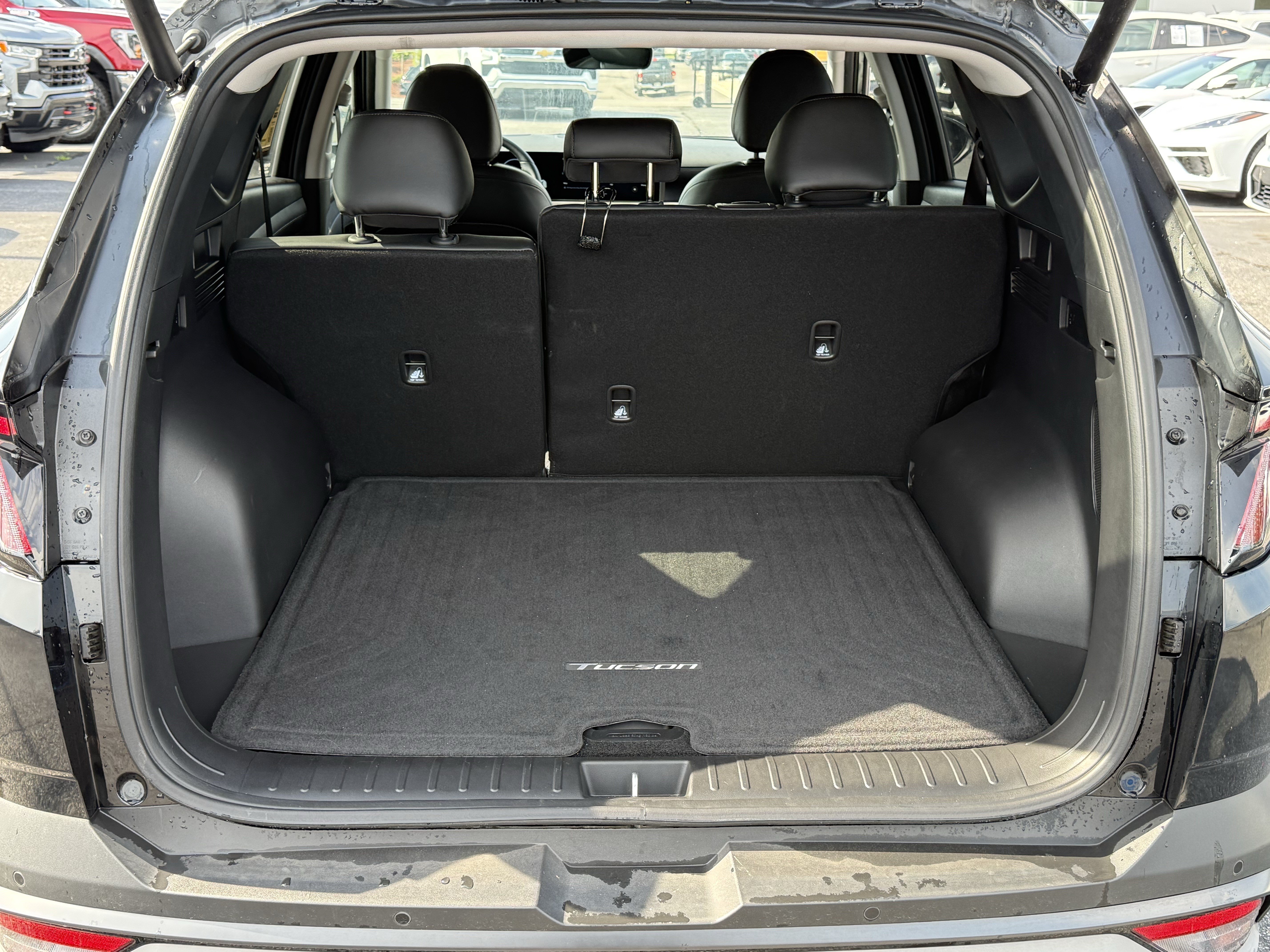 Used 2025 Hyundai Tucson Limited FWD image 23