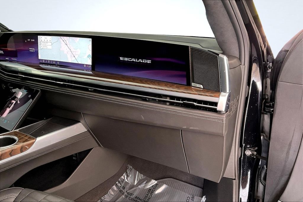 Used 2025 Cadillac Escalade Sport Platinum image 17