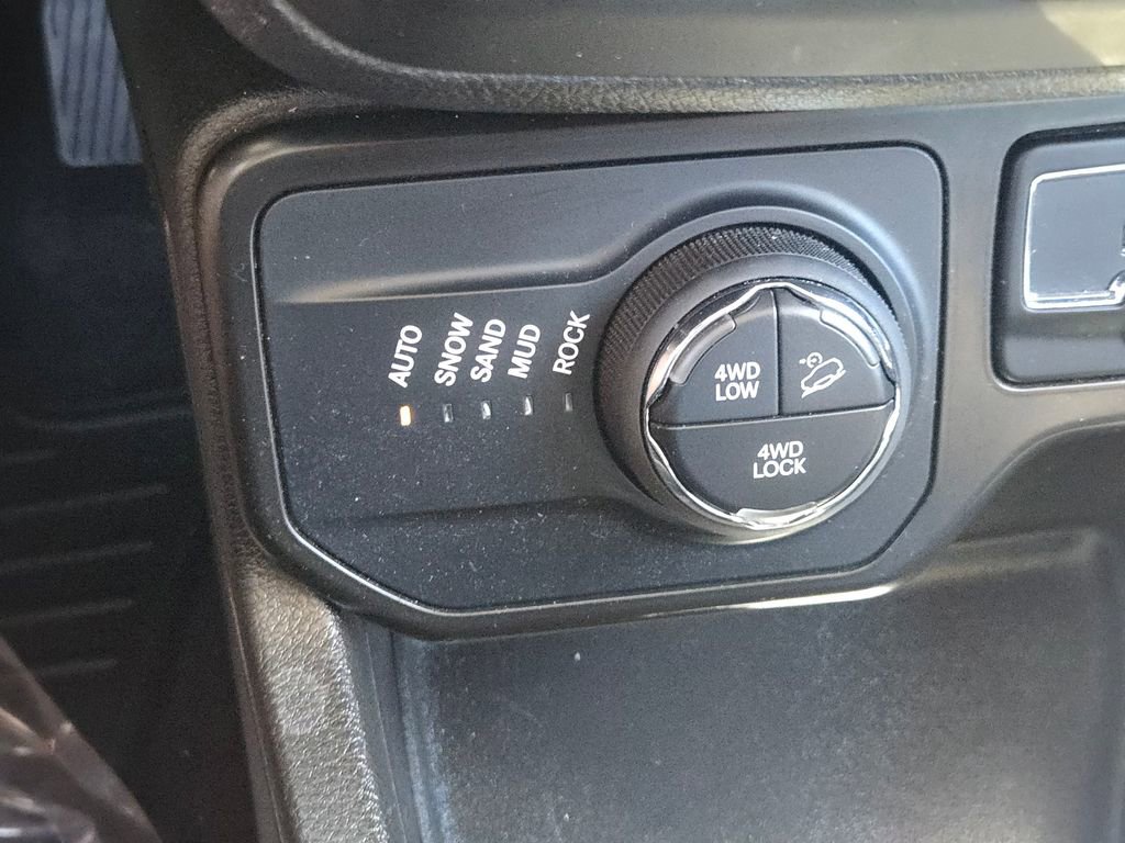Used 2023 Jeep Renegade Trailhawk AWD/4WD image 26