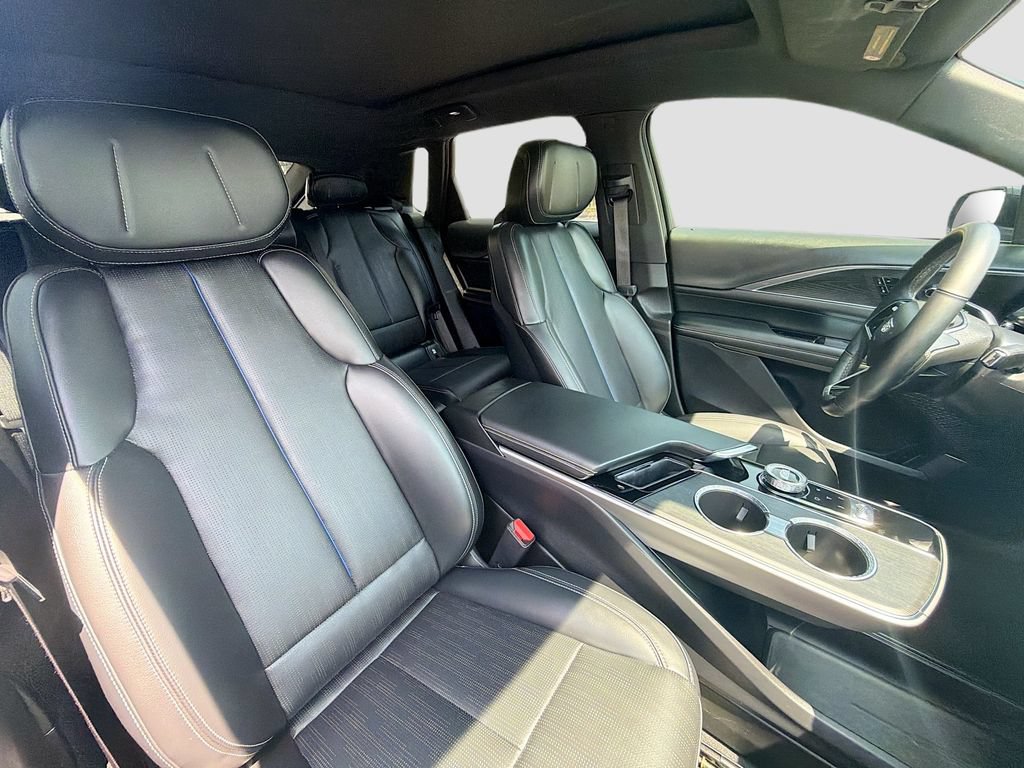 Used 2024 Cadillac Lyriq Sport RWD image 15
