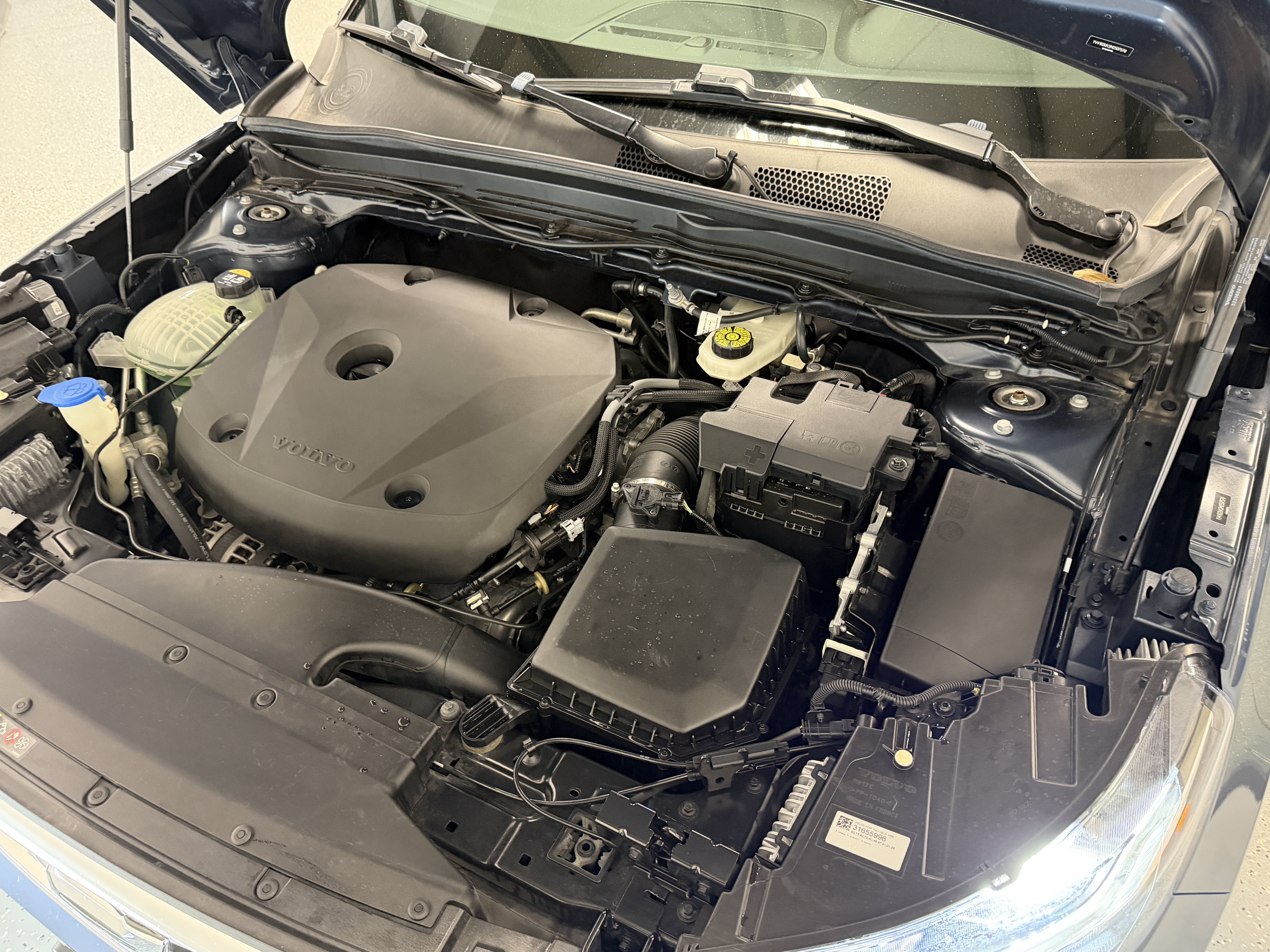 Used 2021 Volvo XC40 T5 Momentum w/ Premium Package AWD/4WD image 31