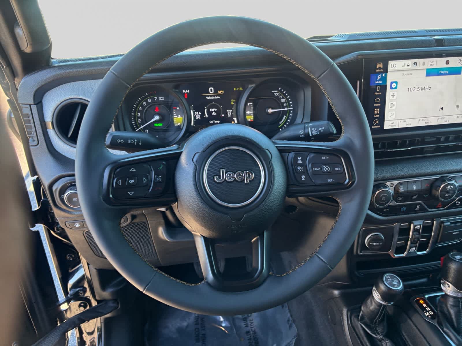 Used 2024 Jeep Wrangler Unlimited w/ Convenience Group AWD/4WD image 11