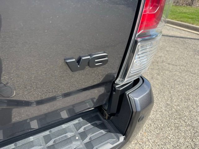 Certified 2022 Toyota Tacoma Limited AWD/4WD image 44