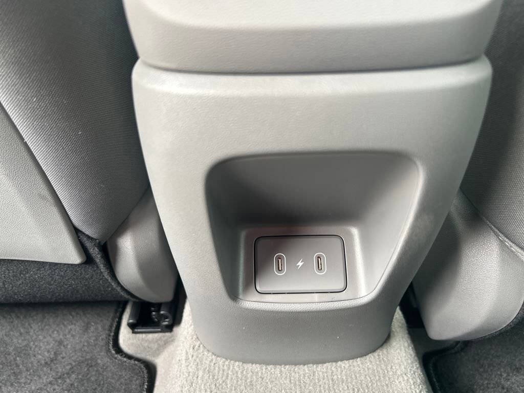 Used 2025 Hyundai Elantra SEL image 17