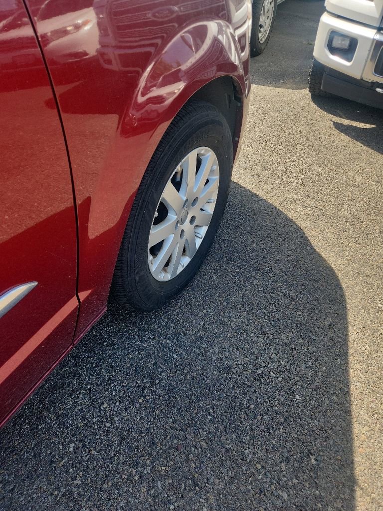 Used 2012 Chrysler Town & Country Touring w/ Entertainment Group #1 FWD image 16